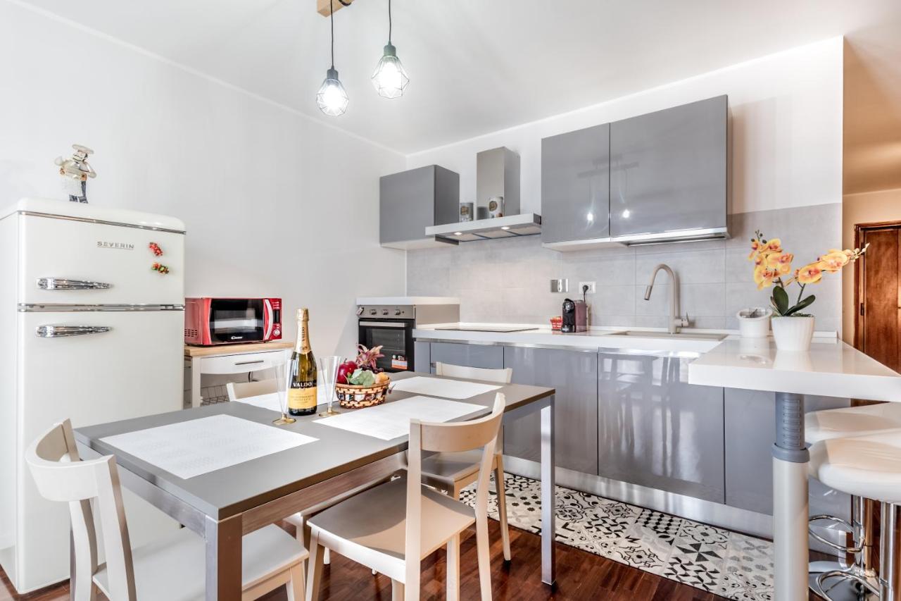Bbhome Penthouse Bright And Elegant Metro Conca D'Oro Roma Esterno foto